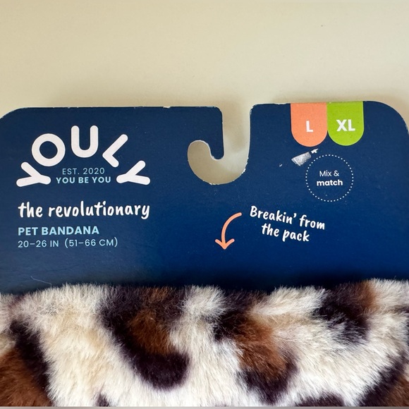 Youly Animal Print Dog Bandana, Large/XL - Picture 3 of 5